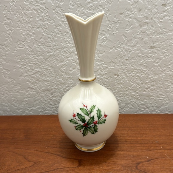 Lenox holiday vase - Picture 1 of 3